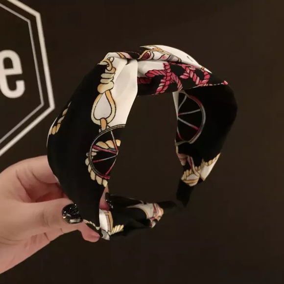 Turban Twist Headband - Picture 4 of 7